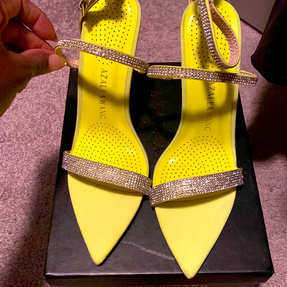 Azalea Wang Lime green never worn in box size 7 1/2